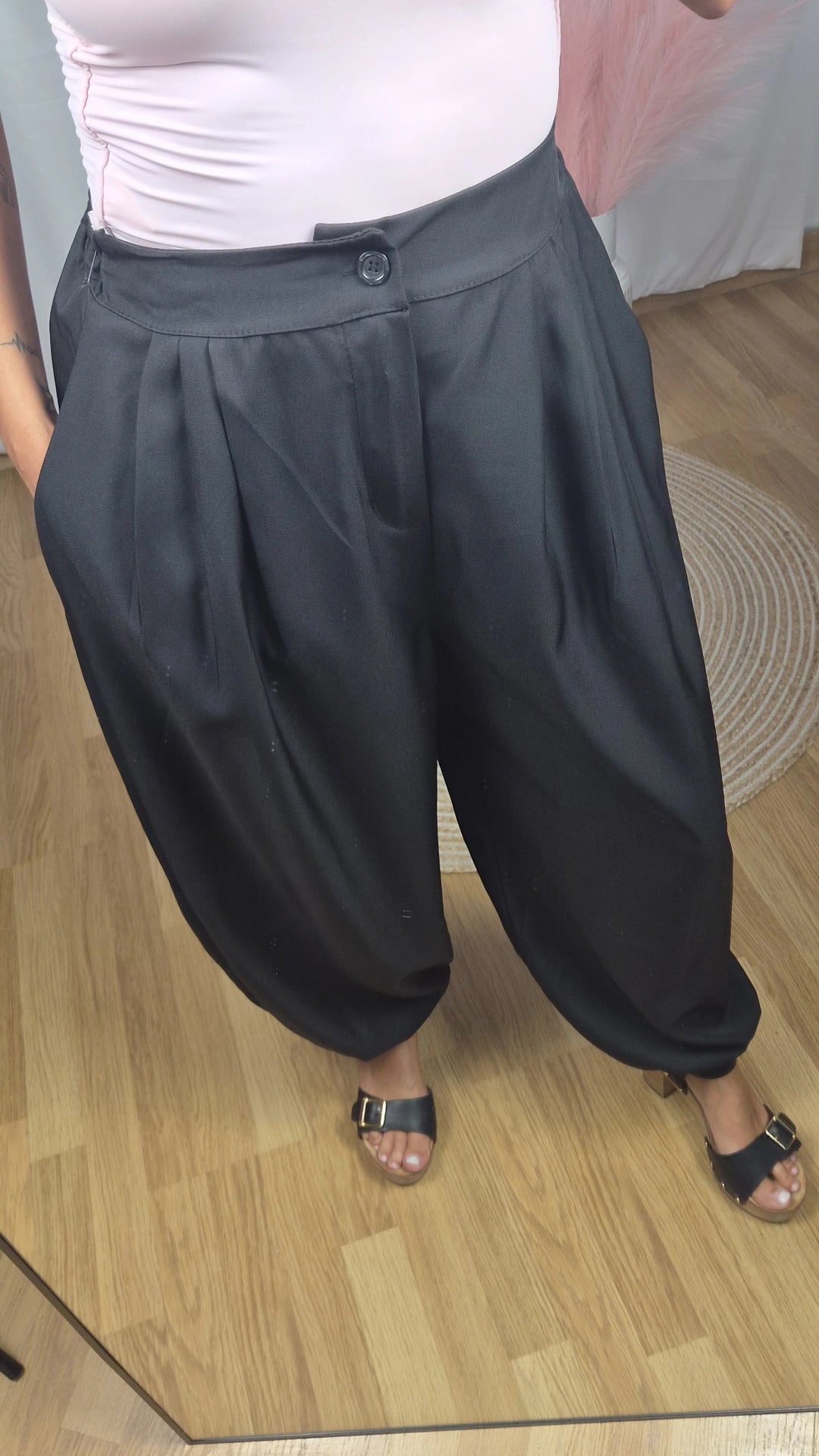 Pantalón globo negro pinzas