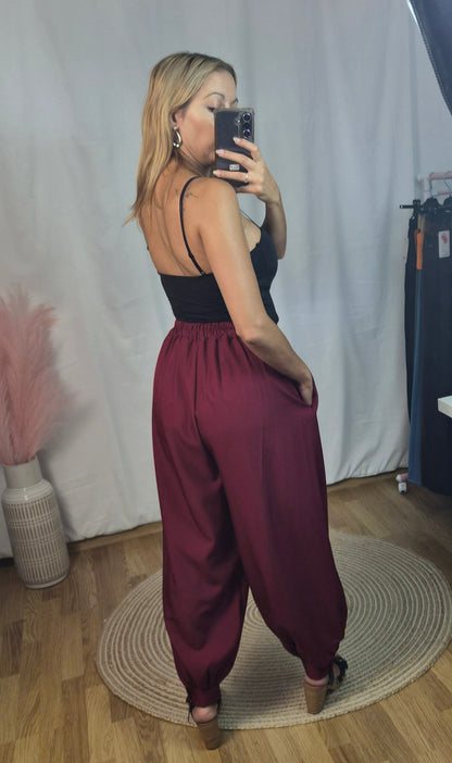 Pantalón globo burdeos pinzas