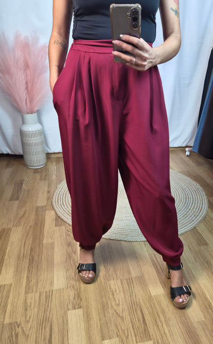 Pantalón globo burdeos pinzas