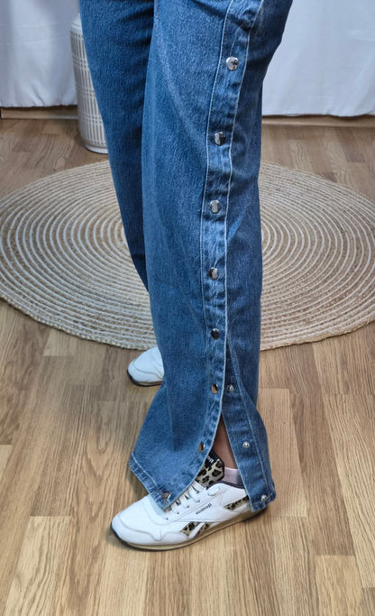 Vaquero Wide Leg con Botones Laterales