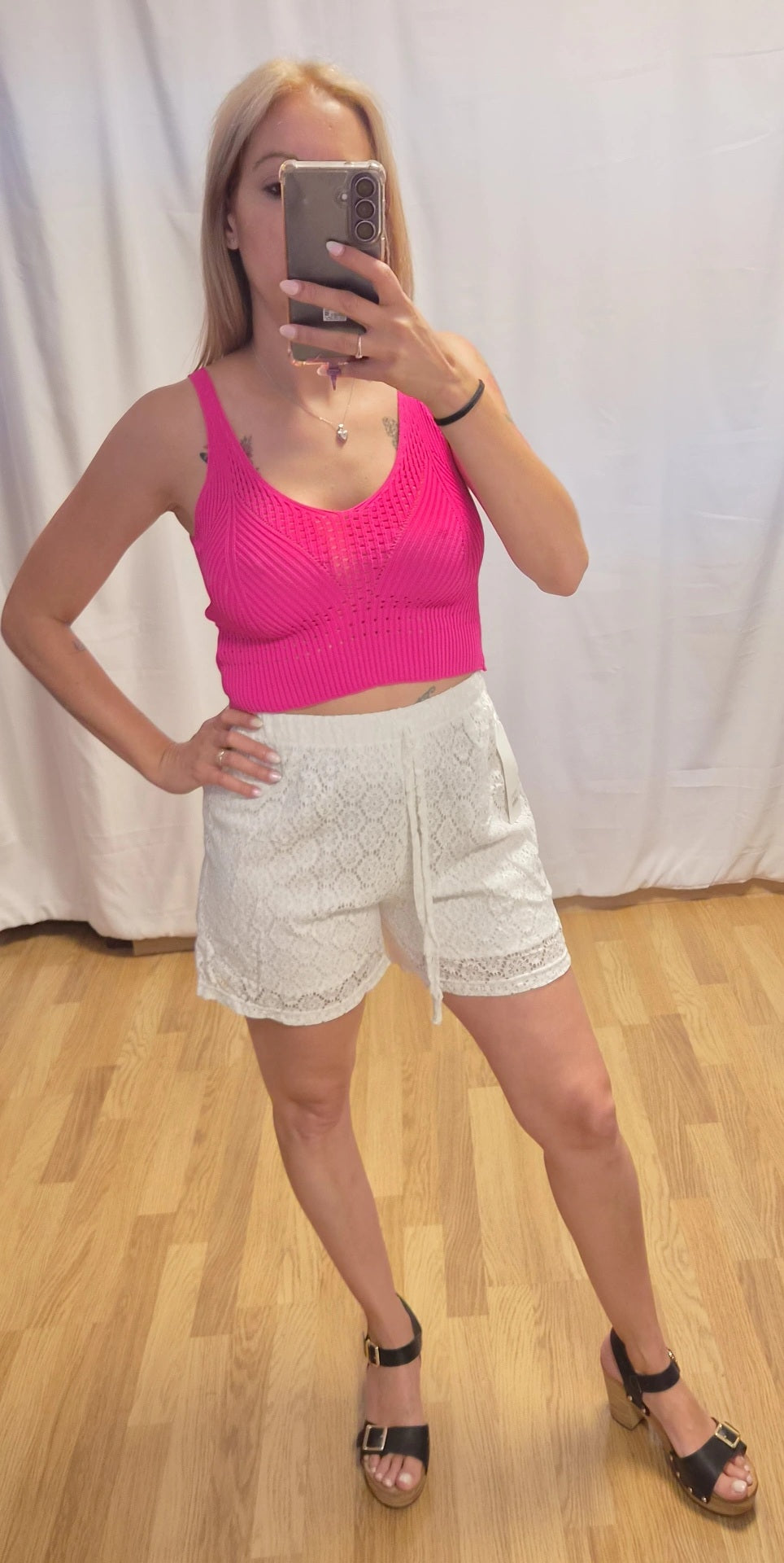 Top Crop Calado Fucsia - look completo