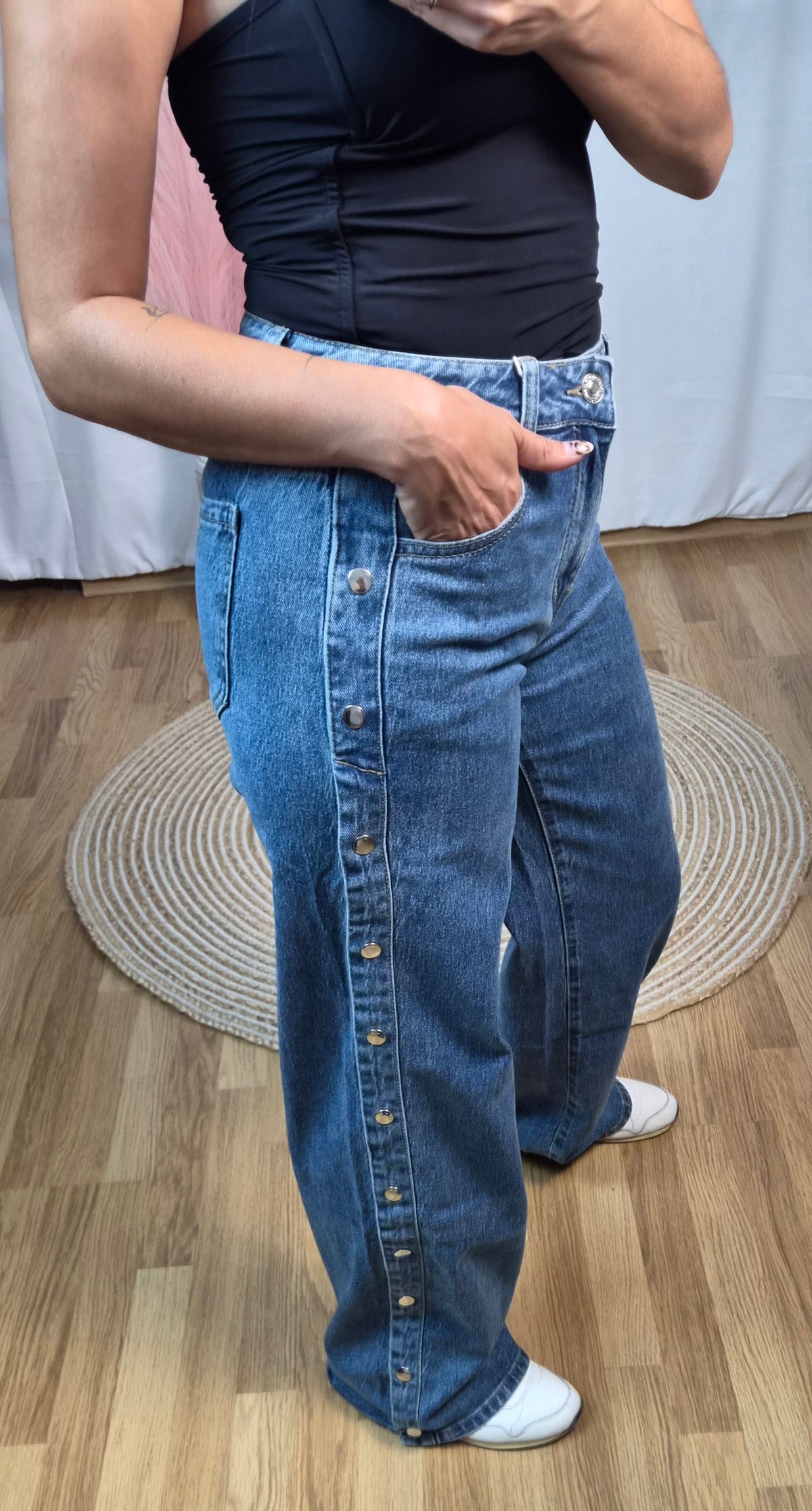 Vaquero Wide Leg con Botones Laterales